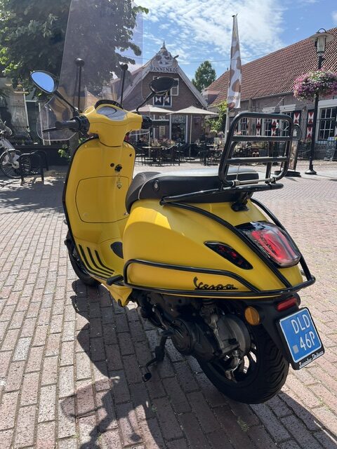 Vespa Sprint full option geel 2018 5642 km 25 km - Afbeelding 4